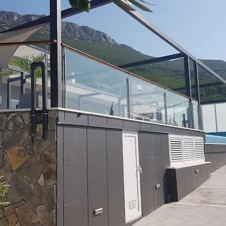 Arres Villa *