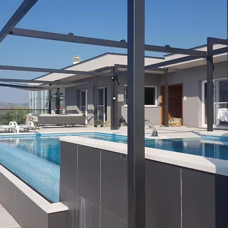 Arres Villa